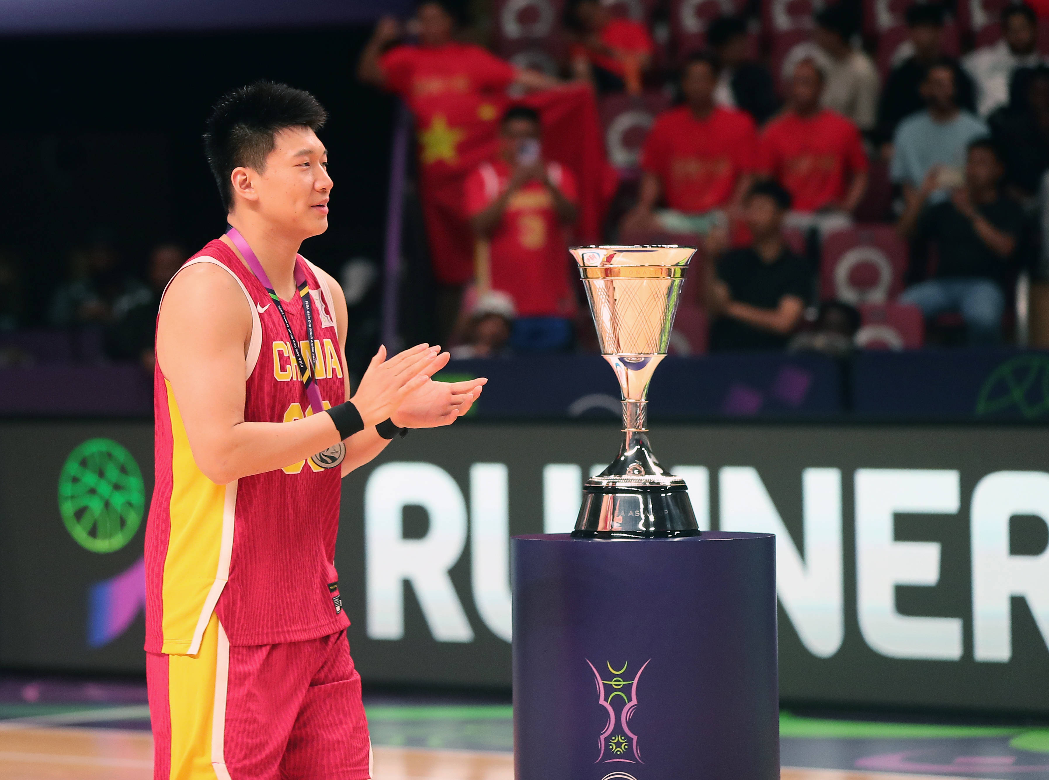 开云体育下载-中国篮球职业联赛的激烈竞争，球队争夺冠军